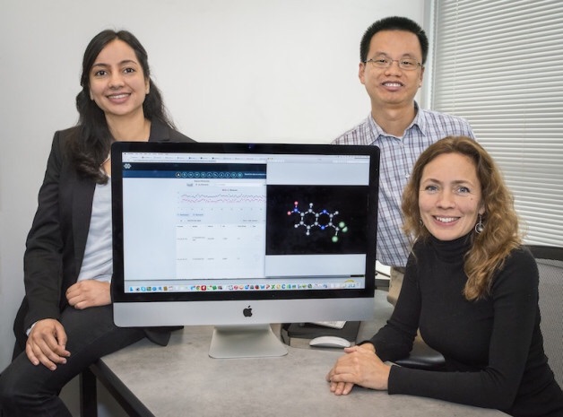  Berkeley Lab scientist Kristin Persson (right) and her Electrolyte Genome team, Nav Nidhi Rajput and Xiaohui Qu. (Photo by Roy Kaltschmidt/Berkeley Lab)