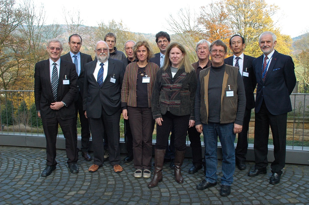 The HITS Scientific Advisory Board. Prof. Dieter Kranzlmüller (LMU Munich, 2nd from left) was elected chair at the first Board meeting. HITS Managing Directors are Klaus Tschira (3rd from left) and Prof. Andreas Reuter (far right). Prof. Rebecca Wade (6th from left) is the first Scientific Director of HITS, her deputy is Prof. Michael Strube (4th from left). The HITS Scientific Advisory Board. Prof. Dieter Kranzlmüller (LMU Munich, 2nd from left) was elected chair at the first Board meeting. HITS Managing Directors are Klaus Tschira (3rd from left) and Prof. Andreas Reuter (far right). Prof. Rebecca Wade (6th from left) is the first Scientific Director of HITS, her deputy is Prof. Michael Strube (4th from left).
