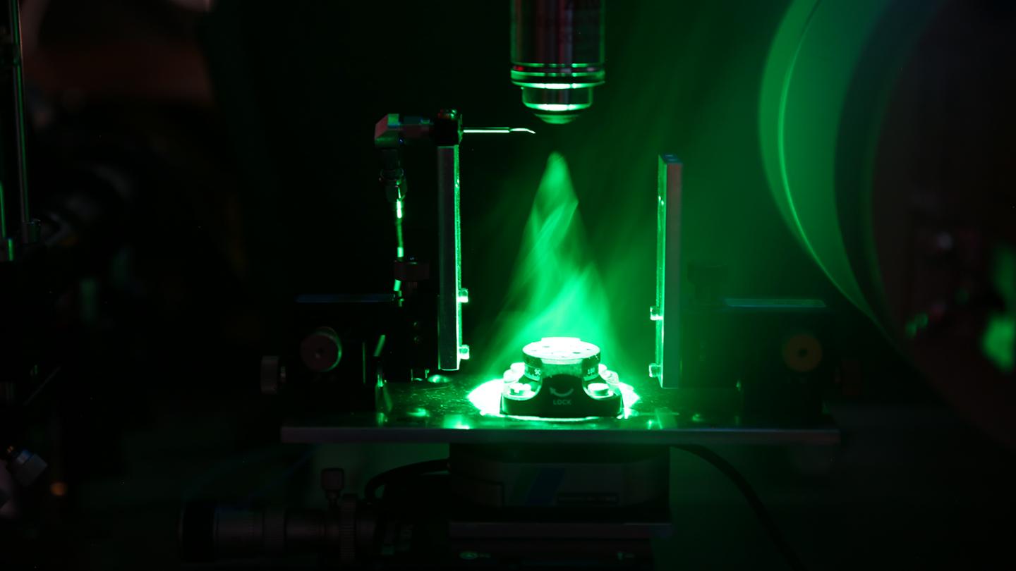 Magneto-optical microscope used for imaging spin waves in a Fabry-Pérot resonator  CREDIT Matt Allinson, Aalto University