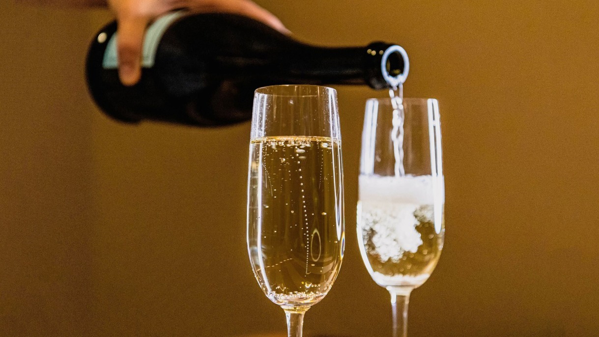 Researchers investigated the stability of bubble chains in carbonated drinks, like champagne and sparkling wine. Photo: Madeline Federle and Colin Sullivan