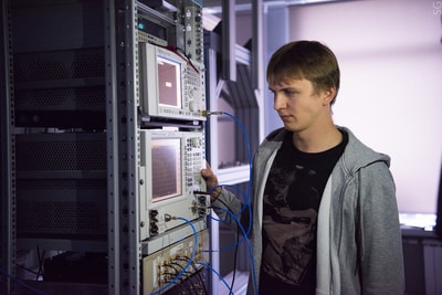 The main author of the study Ilya Besedin, junior researcher at the NUST MISIS Laboratory of Superconducting Metamaterials. Credit: Sergey Gnuskov/NUST MISIS