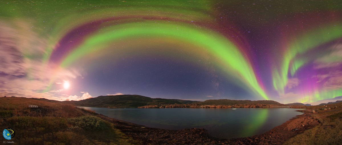 GLORIA carries Northern Lights live from Greenland to Iceland