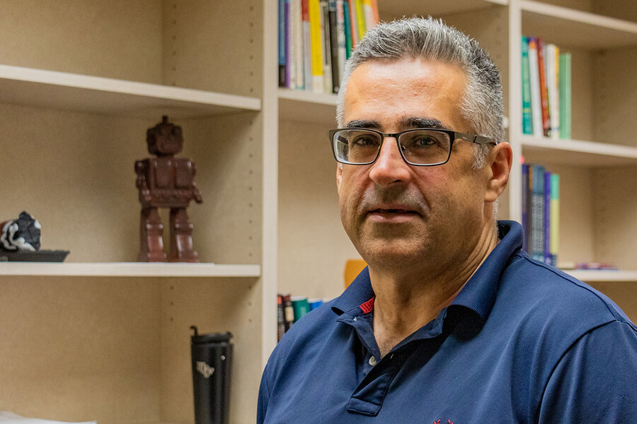 Professor Roger Azevedo is the lead investigator on the grant. He specializes in intelligent system design — the intersection of intelligent machines and how humans use them.  CREDIT UCF/Karen Norum